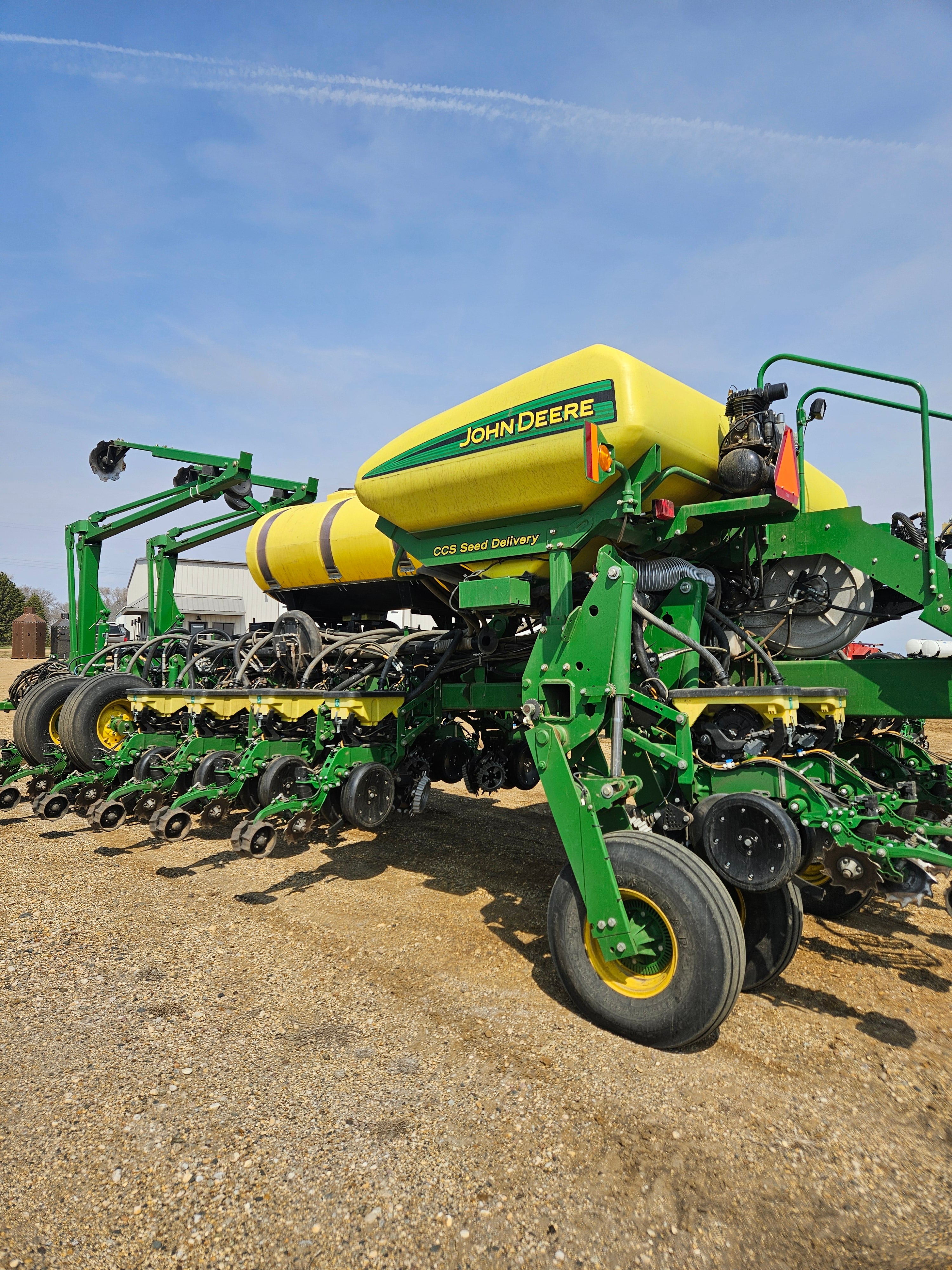 farm seed planter 2013 John Deere 1770nt 16 row 30" – Innovative Ag