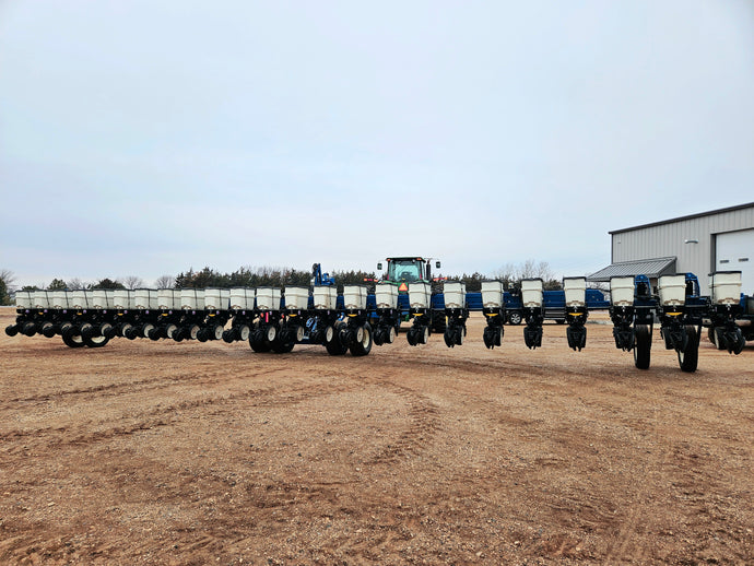 2005 Kinze 3700 24 Row 30