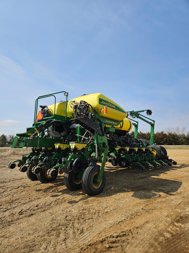 Load image into Gallery viewer, 2013 John Deere 1770nt 16 row 30"
