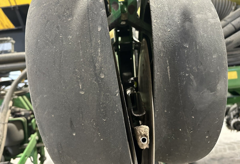 Load image into Gallery viewer, 2013 John Deere DB60
