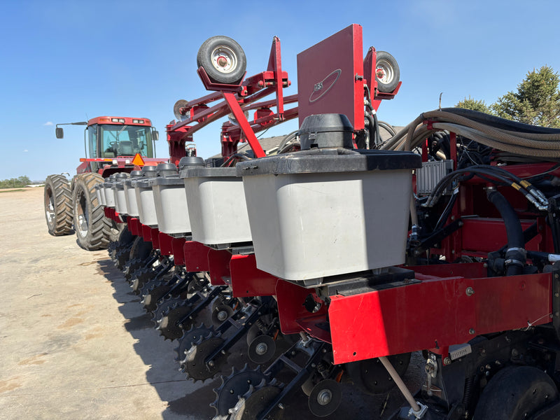 Load image into Gallery viewer, 2008 Case IH 1250 24 Row 30-Inch Planter
